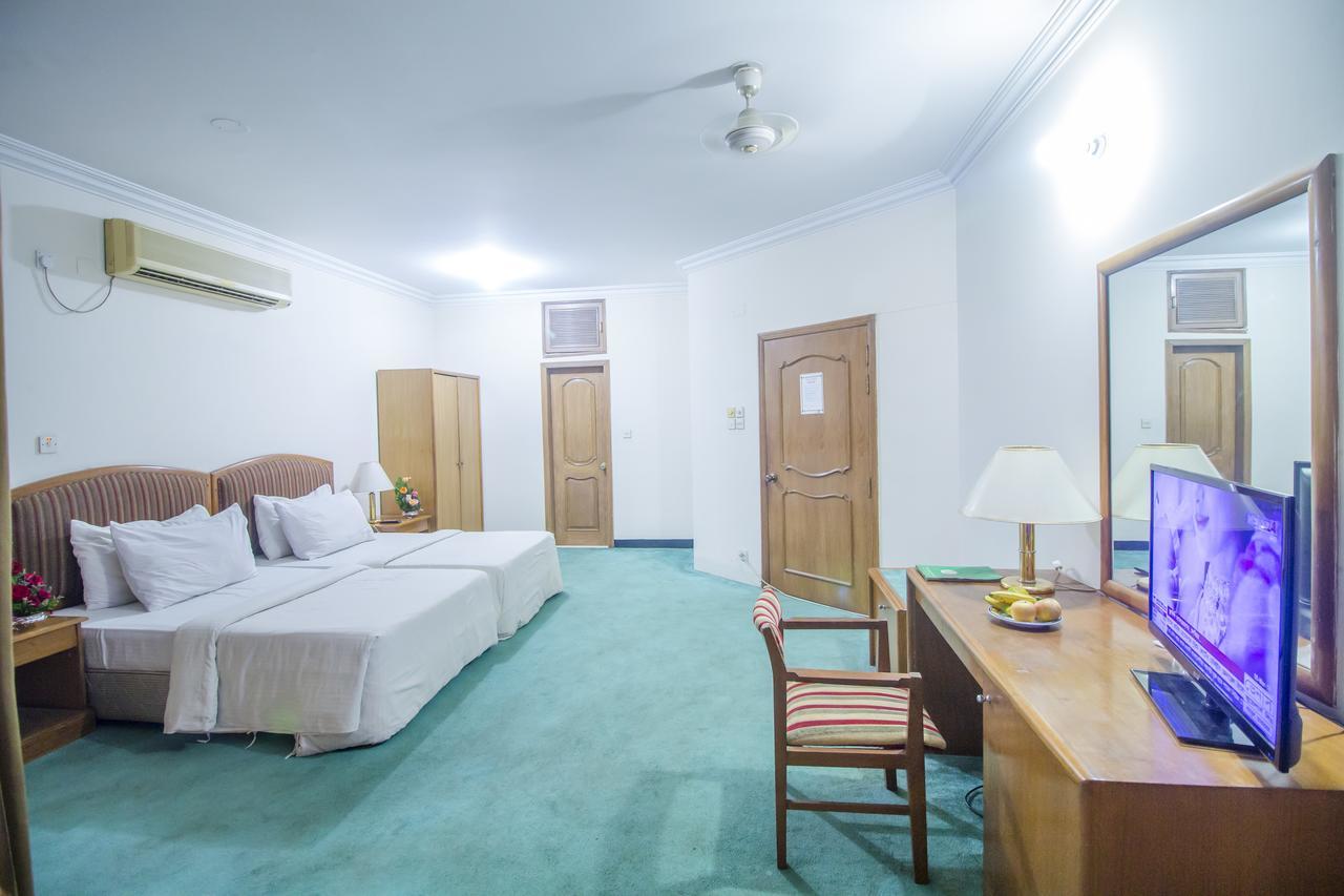 Hotel Swiss Park Dhaka Exterior photo