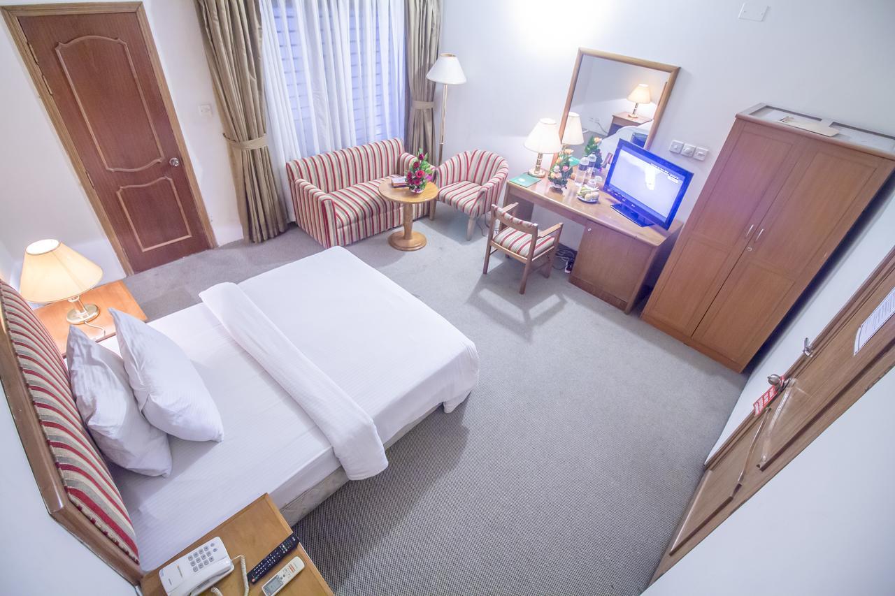 Hotel Swiss Park Dhaka Exterior photo