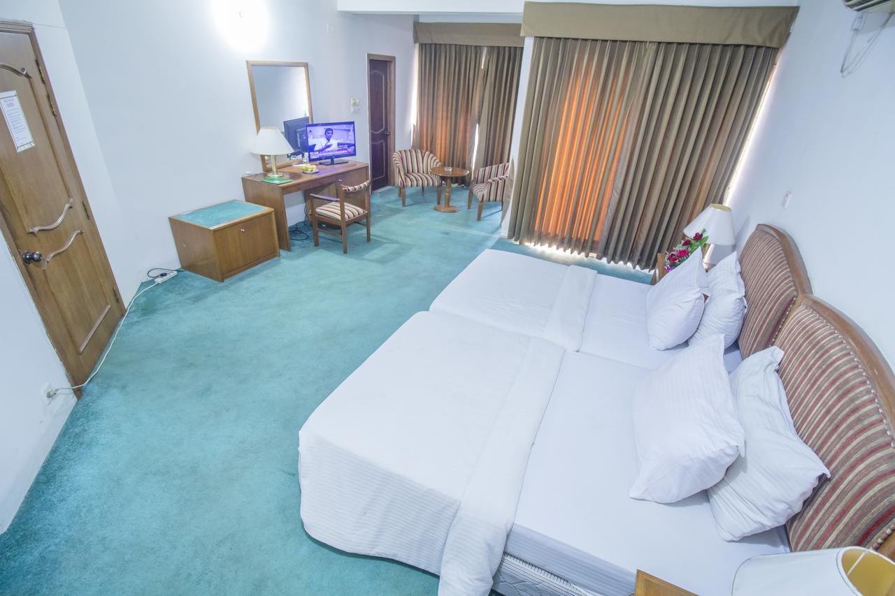 Hotel Swiss Park Dhaka Exterior photo