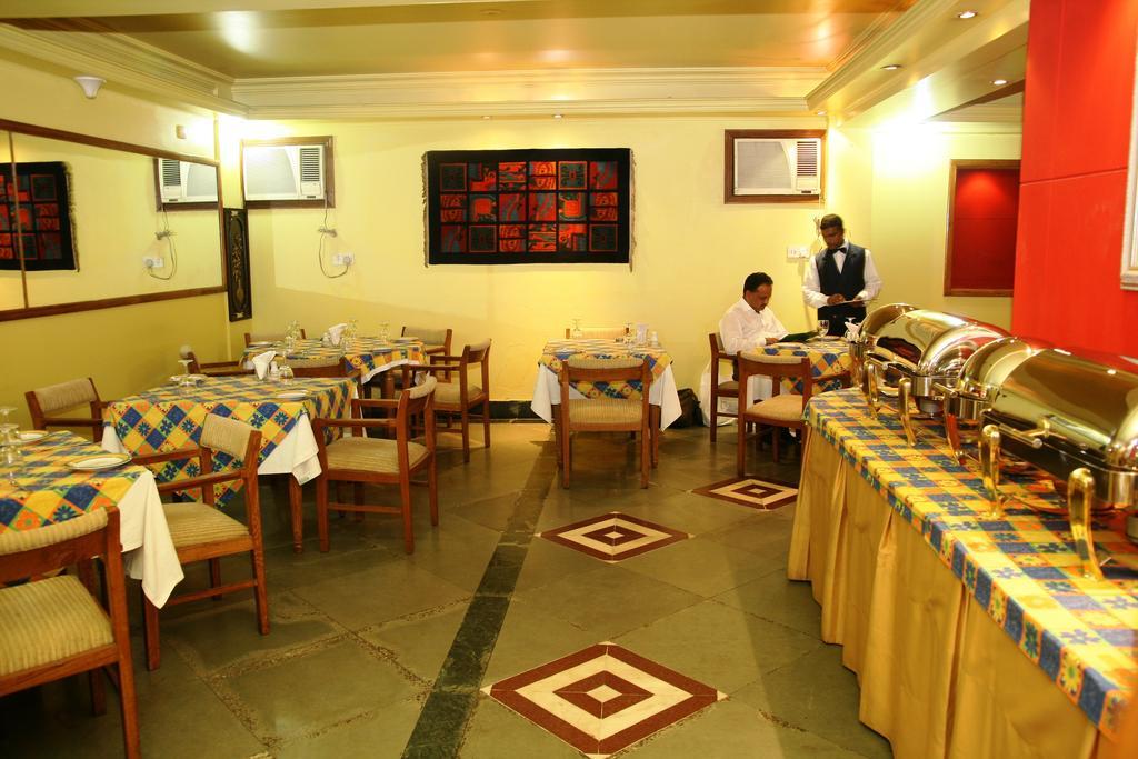 Hotel Swiss Park Dhaka Exterior photo