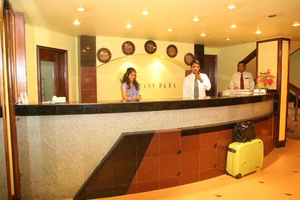 Hotel Swiss Park Dhaka Exterior photo